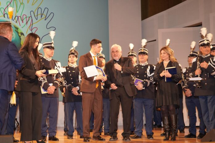 luigi zeno e il cardinale Luigi Zeno premiato dal Cardinale Fabio Baggio all’ Hallelujah Film Festival - Castel Gandolfo, Roma