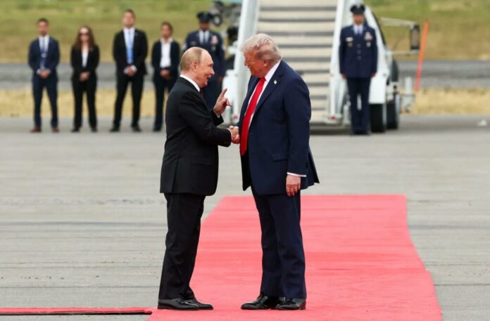 trump-putin-stretta-di-mano-2-1024x672