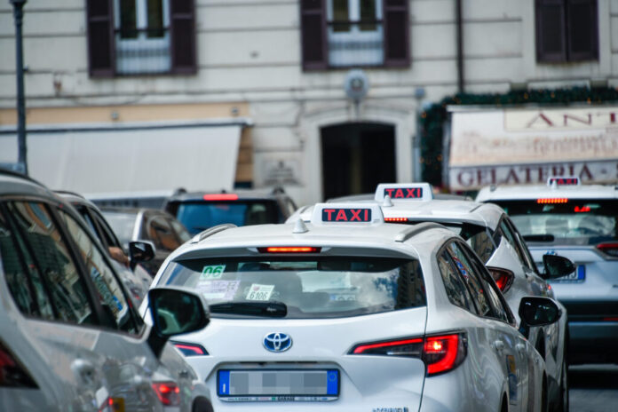 LAVORI E TRAFFICO A PIAZZA VENEZIA