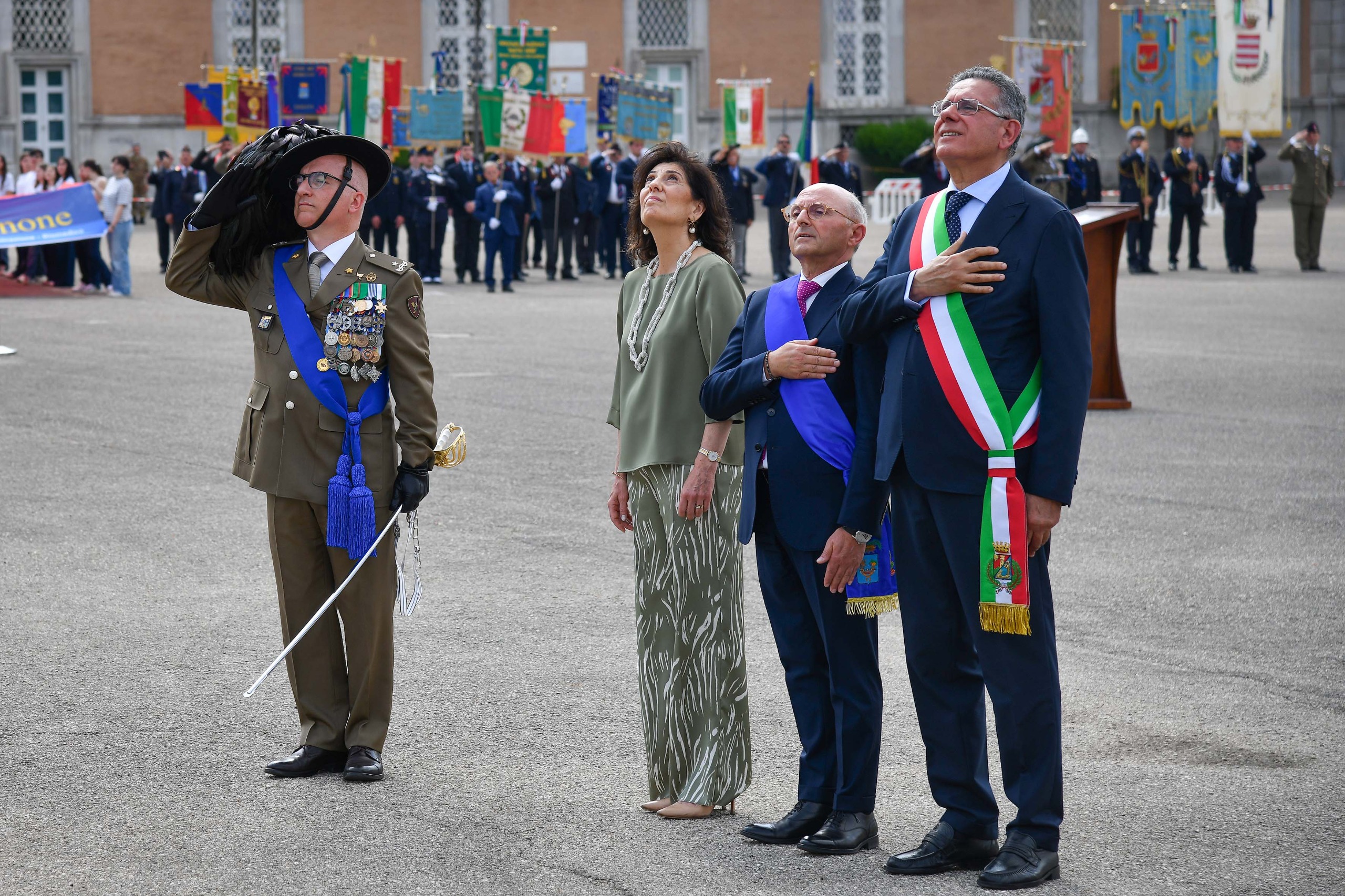 80° Anniversario della Repubblica Celebrata a Caserta la ricorrenza del 2 giugno con una cerimonia. 80° Anniversario della Repubblica Celebrata a Caserta la ricorrenza del 2 giugno con una cerimonia.