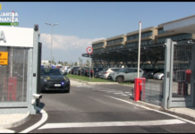 TASSISTA PUSHER ARRESTATO PER SPACCIO DI STUPEFACENTI ALL’AEROPORTO DI FIUMICINO