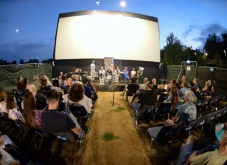 Roma. Cadenze Letterarie, il pubblico premia la serata Pubblico di Cadenze Letterarie al Parco Tevere Marconi a Roma
