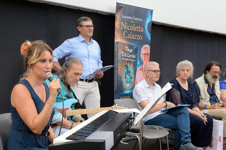 Roma. Cadenze Letterarie, il pubblico premia la serata 11 WhatsApp Image 2026 08 22 at 09.32.23 5