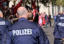 Un deposito di armi dei servizi segreti russi, nel bosco fuori Berlino